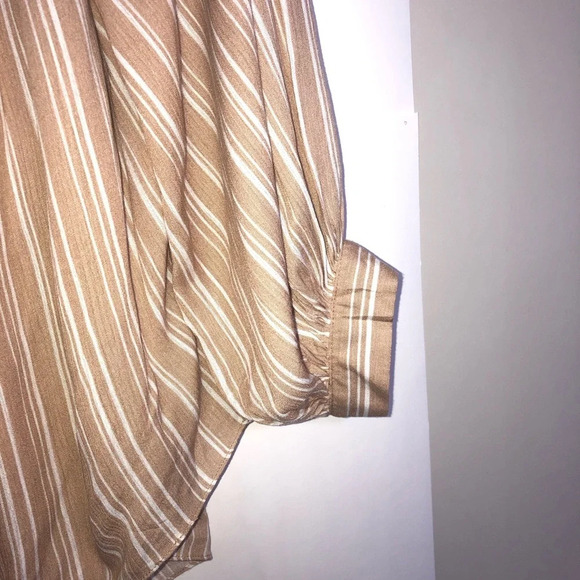 Lulu’s Off Shoulder Blouse Top XL Stripe Tan  Cream Keyhole Tie Bottom - Picture 6 of 10